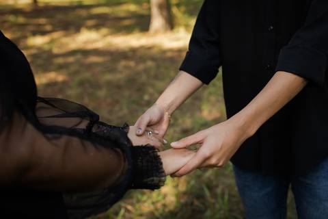 pre-wedding-ensaio-fotos-de-casamento-daniel-custodio-fotografo-uberlandia-casamento-namoro-minas-gerias-religioso-make-noiva-noivo-aliança-civil-madrinha-padrinho-chacara-fotografo-de-casamento-dj-buffet-vestido-buque-amor-love-floresta-do-lobo-igreja-'