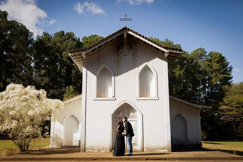 pre-wedding-ensaio-fotos-de-casamento-daniel-custodio-fotografo-uberlandia-casamento-namoro-minas-gerias-religioso-make-noiva-noivo-aliança-civil-madrinha-padrinho-chacara-fotografo-de-casamento-dj-buffet-vestido-buque-amor-love-floresta-do-lobo-igreja-'
