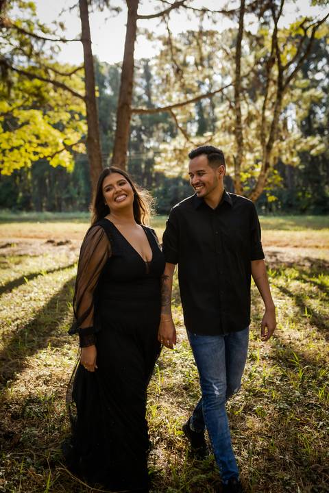 pre-wedding-ensaio-fotos-de-casamento-daniel-custodio-fotografo-uberlandia-casamento-namoro-minas-gerias-religioso-make-noiva-noivo-aliança-civil-madrinha-padrinho-chacara-fotografo-de-casamento-dj-buffet-vestido-buque-amor-love-floresta-do-lobo-igreja-'