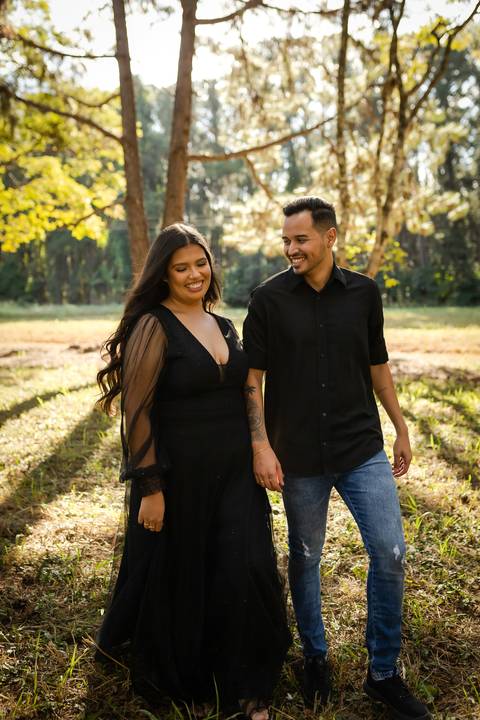 pre-wedding-ensaio-fotos-de-casamento-daniel-custodio-fotografo-uberlandia-casamento-namoro-minas-gerias-religioso-make-noiva-noivo-aliança-civil-madrinha-padrinho-chacara-fotografo-de-casamento-dj-buffet-vestido-buque-amor-love-floresta-do-lobo-igreja-'