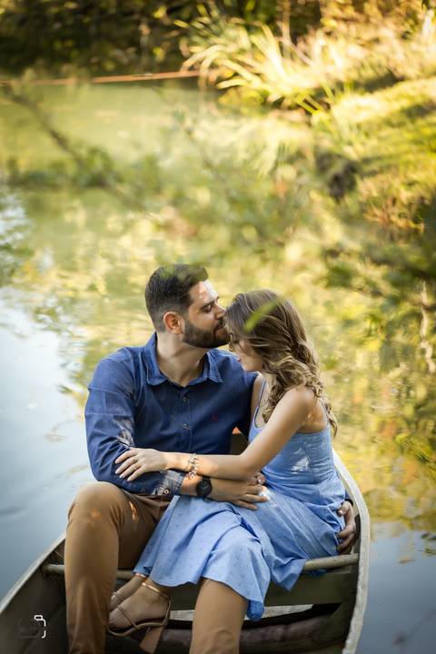 pre-wedding-ensaio-fotos-de-casamento-daniel-custodio-fotografo-uberlandia-casamento-namoro-minas-gerias-religioso-make-noiva-noivo-aliança-civil-madrinha-padrinho-chacara-fotografo-de-casamento-dj-buffet-vestido-buque-amor-love-floresta-do-lobo-igreja-'