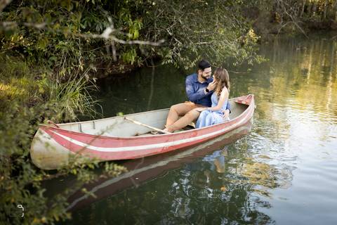 pre-wedding-ensaio-fotos-de-casamento-daniel-custodio-fotografo-uberlandia-casamento-namoro-minas-gerias-religioso-make-noiva-noivo-aliança-civil-madrinha-padrinho-chacara-fotografo-de-casamento-dj-buffet-vestido-buque-amor-love-floresta-do-lobo-igreja-'