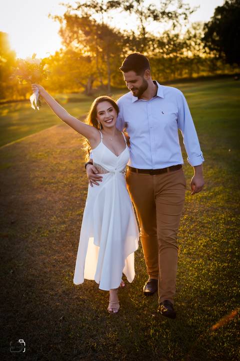 pre-wedding-ensaio-fotos-de-casamento-daniel-custodio-fotografo-uberlandia-casamento-namoro-minas-gerias-religioso-make-noiva-noivo-aliança-civil-madrinha-padrinho-chacara-fotografo-de-casamento-dj-buffet-vestido-buque-amor-love-floresta-do-lobo-igreja-'