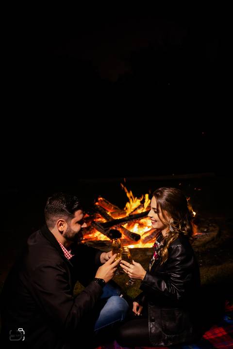 pre-wedding-ensaio-fotos-de-casamento-daniel-custodio-fotografo-uberlandia-casamento-namoro-minas-gerias-religioso-make-noiva-noivo-aliança-civil-madrinha-padrinho-chacara-fotografo-de-casamento-dj-buffet-vestido-buque-amor-love-floresta-do-lobo-igreja-'