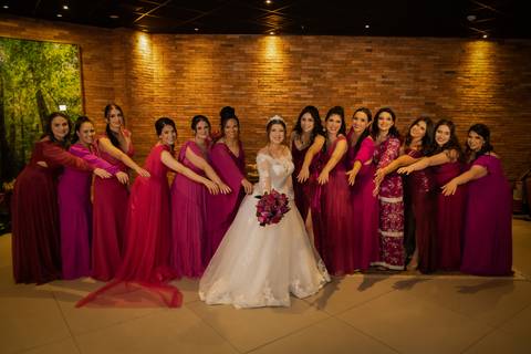 casamento-casar-noiva-noivo-igreja-cerimonia-musical-fernanda-naves-araguari-hotel-vestido-terno-make-off-fotografo-foto-uberlandia-coco-bambu-daniel-custodio-brinde-madrinha-padrinho-cerimonial-buque-maquiagem-dj-pista-de-dança-minas-gerais-love-amor-'