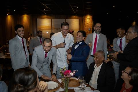 casamento-casar-noiva-noivo-igreja-cerimonia-musical-fernanda-naves-araguari-hotel-vestido-terno-make-off-fotografo-foto-uberlandia-coco-bambu-daniel-custodio-brinde-madrinha-padrinho-cerimonial-buque-maquiagem-dj-pista-de-dança-minas-gerais-love-amor-'