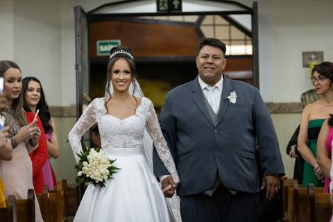 casamento-casar-igreja-cerimonia-noiva-make-salão-maquiagem-vestido-buque-cabelo-espaç0-carro-vestido-atelie-amor-noiva-noivo-madrinha-padrinho-dj-buffet-chacara-brinde-banda-cerimonial-foto-daniel-custodio-uberlandia-minas-gerais-brasil-mundo-fotografo'