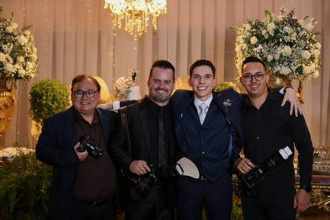 casamento-casar-igreja-cerimonia-noiva-make-salão-maquiagem-vestido-buque-cabelo-espaç0-carro-vestido-atelie-amor-noiva-noivo-madrinha-padrinho-dj-buffet-chacara-brinde-banda-cerimonial-foto-daniel-custodio-uberlandia-minas-gerais-brasil-mundo-fotografo'