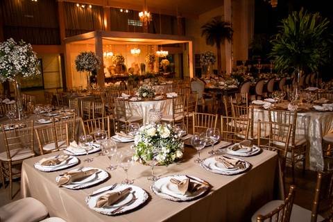 casamento-casar-igreja-cerimonia-noiva-make-salão-maquiagem-vestido-buque-cabelo-espaç0-carro-vestido-atelie-amor-noiva-noivo-madrinha-padrinho-dj-buffet-chacara-brinde-banda-cerimonial-foto-daniel-custodio-uberlandia-minas-gerais-brasil-mundo-fotografo'