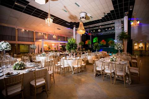 casamento-casar-igreja-cerimonia-noiva-make-salão-maquiagem-vestido-buque-cabelo-espaç0-carro-vestido-atelie-amor-noiva-noivo-madrinha-padrinho-dj-buffet-chacara-brinde-banda-cerimonial-foto-daniel-custodio-uberlandia-minas-gerais-brasil-mundo-fotografo'