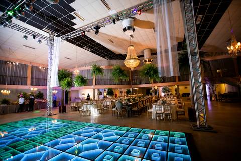 casamento-casar-igreja-cerimonia-noiva-make-salão-maquiagem-vestido-buque-cabelo-espaç0-carro-vestido-atelie-amor-noiva-noivo-madrinha-padrinho-dj-buffet-chacara-brinde-banda-cerimonial-foto-daniel-custodio-uberlandia-minas-gerais-brasil-mundo-fotografo'