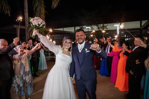 casamento-casar-igreja-cerimonia-noiva-make-salão-maquiagem-vestido-buque-cabelo-espaç0-carro-vestido-atelie-amor-noiva-noivo-madrinha-padrinho-dj-buffet-chacara-brinde-banda-cerimonial-foto-daniel-custodio-uberlandia-minas-gerais-brasil-mundo-fotografo'