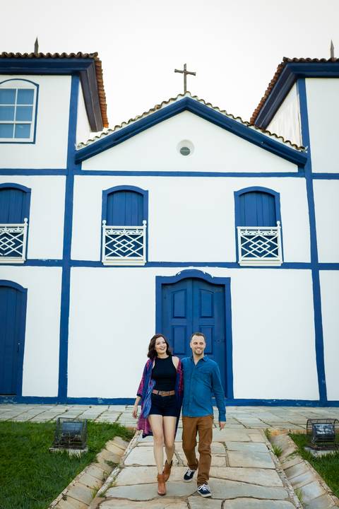 pre-wedding-ensaio-minas-goias-noiva-noivo-fotografias-perinopolis-uberlandia-daniel-custodio-por-do-sol-fotos-casamento-religioso-amor-civil-cartorio-igreja-chacara-buque-terno-vestido-madrinha-padrinho-cerimonalista-cachoeira-aliança-fotos-criativo-'