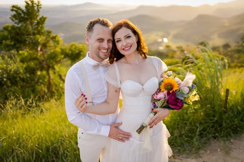 pre-wedding-ensaio-minas-goias-noiva-noivo-fotografias-perinopolis-uberlandia-daniel-custodio-por-do-sol-fotos-casamento-religioso-amor-civil-cartorio-igreja-chacara-buque-terno-vestido-madrinha-padrinho-cerimonalista-cachoeira-aliança-fotos-criativo-'