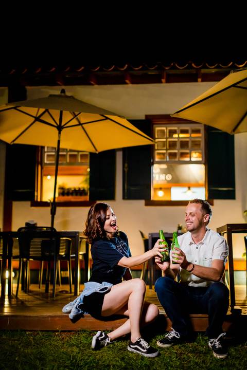 pre-wedding-ensaio-minas-goias-noiva-noivo-fotografias-perinopolis-uberlandia-daniel-custodio-por-do-sol-fotos-casamento-religioso-amor-civil-cartorio-igreja-chacara-buque-terno-vestido-madrinha-padrinho-cerimonalista-cachoeira-aliança-fotos-criativo-'