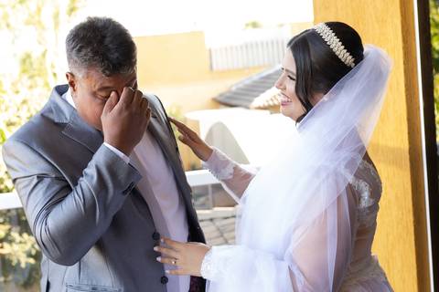 pre-wedding-casamento-ensaio-igreja-cerimonia-noiva-daniel-custodio-fotografias-de-casamento-uberlandia-fotografo-cerimonial-por-do-sol-vestido-terno-atelie-buque-buffet-chacara-banda-uberlandia-minas-gerais-goias-aragauri-brasil-chacara-pista-de dança-'