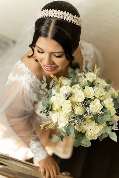 pre-wedding-casamento-ensaio-igreja-cerimonia-noiva-daniel-custodio-fotografias-de-casamento-uberlandia-fotografo-cerimonial-por-do-sol-vestido-terno-atelie-buque-buffet-chacara-banda-uberlandia-minas-gerais-goias-aragauri-brasil-chacara-pista-de dança-'