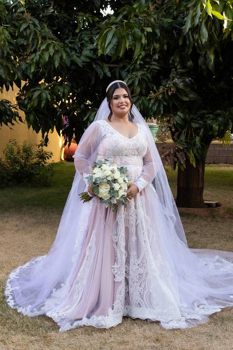 pre-wedding-casamento-ensaio-igreja-cerimonia-noiva-daniel-custodio-fotografias-de-casamento-uberlandia-fotografo-cerimonial-por-do-sol-vestido-terno-atelie-buque-buffet-chacara-banda-uberlandia-minas-gerais-goias-aragauri-brasil-chacara-pista-de dança-'