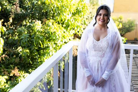 pre-wedding-casamento-ensaio-igreja-cerimonia-noiva-daniel-custodio-fotografias-de-casamento-uberlandia-fotografo-cerimonial-por-do-sol-vestido-terno-atelie-buque-buffet-chacara-banda-uberlandia-minas-gerais-goias-aragauri-brasil-chacara-pista-de dança-'