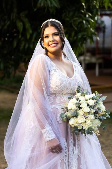 pre-wedding-casamento-ensaio-igreja-cerimonia-noiva-daniel-custodio-fotografias-de-casamento-uberlandia-fotografo-cerimonial-por-do-sol-vestido-terno-atelie-buque-buffet-chacara-banda-uberlandia-minas-gerais-goias-aragauri-brasil-chacara-pista-de dança-'