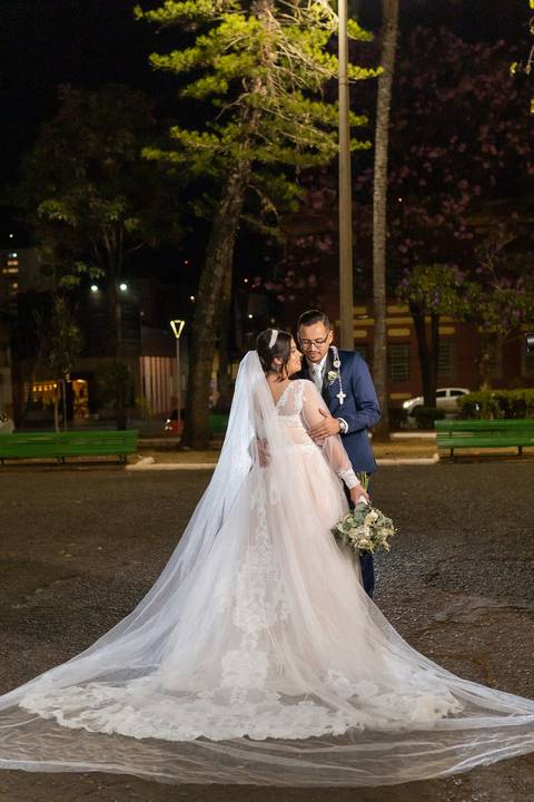 pre-wedding-casamento-ensaio-igreja-cerimonia-noiva-daniel-custodio-fotografias-de-casamento-uberlandia-fotografo-cerimonial-por-do-sol-vestido-terno-atelie-buque-buffet-chacara-banda-uberlandia-minas-gerais-goias-aragauri-brasil-chacara-pista-de dança-'