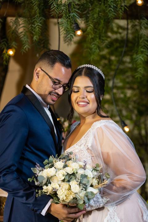 pre-wedding-casamento-ensaio-igreja-cerimonia-noiva-daniel-custodio-fotografias-de-casamento-uberlandia-fotografo-cerimonial-por-do-sol-vestido-terno-atelie-buque-buffet-chacara-banda-uberlandia-minas-gerais-goias-aragauri-brasil-chacara-pista-de dança-'