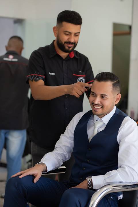 pre-wedding-casamento-ensaio-igreja-cerimonia-noiva-daniel-custodio-fotografias-de-casamento-uberlandia-fotografo-cerimonial-por-do-sol-vestido-terno-atelie-buque-buffet-chacara-banda-uberlandia-minas-gerais-goias-aragauri-brasil-chacara-pista-de dança-'