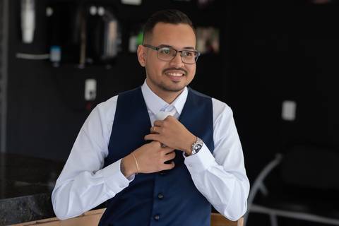 pre-wedding-casamento-ensaio-igreja-cerimonia-noiva-daniel-custodio-fotografias-de-casamento-uberlandia-fotografo-cerimonial-por-do-sol-vestido-terno-atelie-buque-buffet-chacara-banda-uberlandia-minas-gerais-goias-aragauri-brasil-chacara-pista-de dança-'