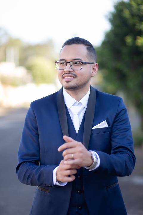 pre-wedding-casamento-ensaio-igreja-cerimonia-noiva-daniel-custodio-fotografias-de-casamento-uberlandia-fotografo-cerimonial-por-do-sol-vestido-terno-atelie-buque-buffet-chacara-banda-uberlandia-minas-gerais-goias-aragauri-brasil-chacara-pista-de dança-'