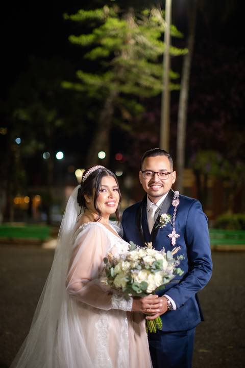 pre-wedding-casamento-ensaio-igreja-cerimonia-noiva-daniel-custodio-fotografias-de-casamento-uberlandia-fotografo-cerimonial-por-do-sol-vestido-terno-atelie-buque-buffet-chacara-banda-uberlandia-minas-gerais-goias-aragauri-brasil-chacara-pista-de dança-'