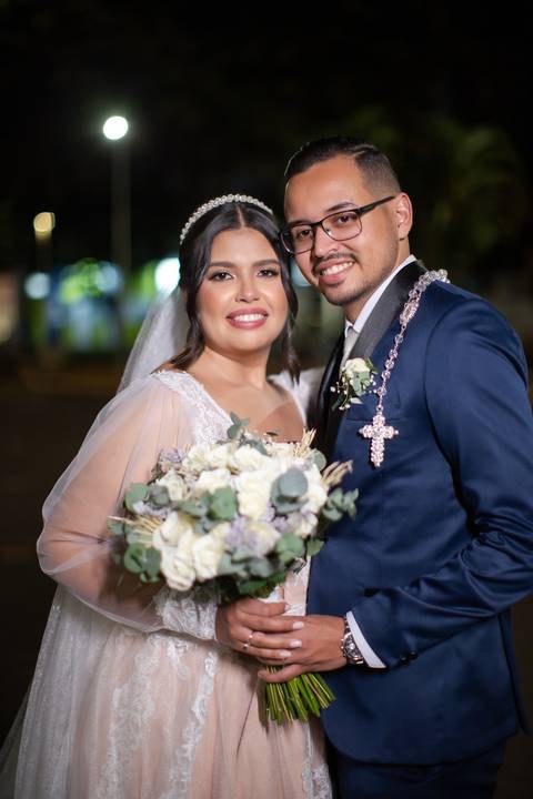pre-wedding-casamento-ensaio-igreja-cerimonia-noiva-daniel-custodio-fotografias-de-casamento-uberlandia-fotografo-cerimonial-por-do-sol-vestido-terno-atelie-buque-buffet-chacara-banda-uberlandia-minas-gerais-goias-aragauri-brasil-chacara-pista-de dança-'