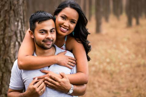 pre-wedding-casamento-ensaio-igreja-cerimonia-noiva-daniel-custodio-fotografias-de-casamento-uberlandia-fotografo-cerimonial-por-do-sol-vestido-terno-atelie-buque-buffet-chacara-banda-uberlandia-minas-gerais-goias-aragauri-brasil-chacara-pista-de dança-'