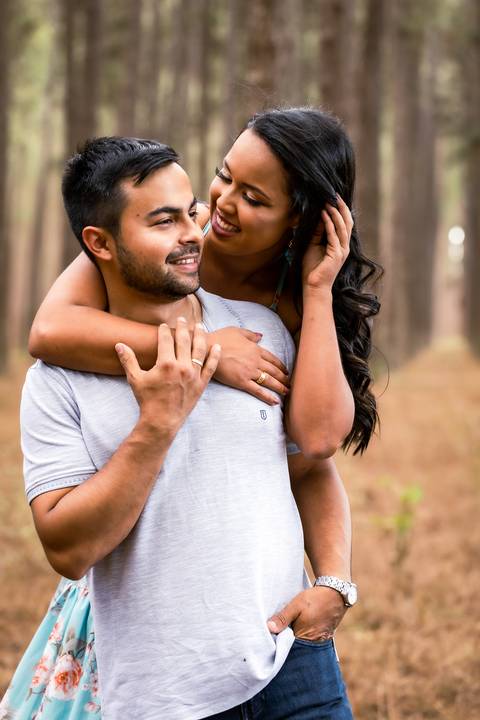 pre-wedding-casamento-ensaio-igreja-cerimonia-noiva-daniel-custodio-fotografias-de-casamento-uberlandia-fotografo-cerimonial-por-do-sol-vestido-terno-atelie-buque-buffet-chacara-banda-uberlandia-minas-gerais-goias-aragauri-brasil-chacara-pista-de dança-'