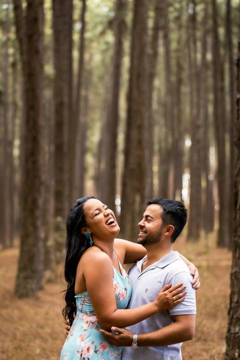 pre-wedding-casamento-ensaio-igreja-cerimonia-noiva-daniel-custodio-fotografias-de-casamento-uberlandia-fotografo-cerimonial-por-do-sol-vestido-terno-atelie-buque-buffet-chacara-banda-uberlandia-minas-gerais-goias-aragauri-brasil-chacara-pista-de dança-'