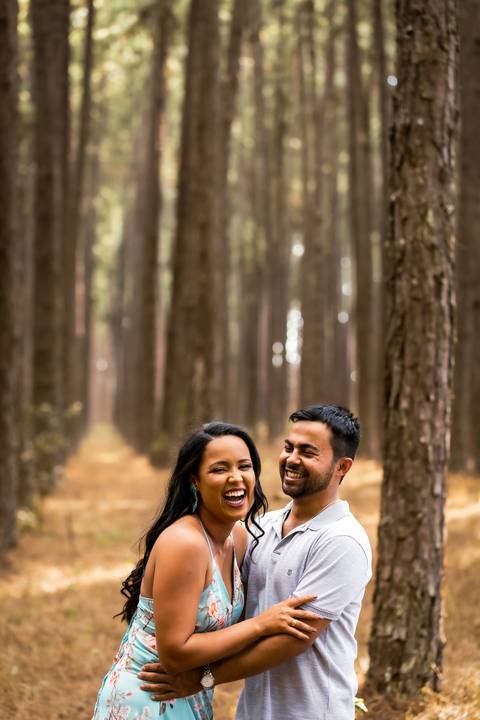 pre-wedding-casamento-ensaio-igreja-cerimonia-noiva-daniel-custodio-fotografias-de-casamento-uberlandia-fotografo-cerimonial-por-do-sol-vestido-terno-atelie-buque-buffet-chacara-banda-uberlandia-minas-gerais-goias-aragauri-brasil-chacara-pista-de dança-'