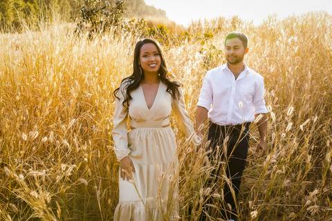 pre-wedding-casamento-ensaio-igreja-cerimonia-noiva-daniel-custodio-fotografias-de-casamento-uberlandia-fotografo-cerimonial-por-do-sol-vestido-terno-atelie-buque-buffet-chacara-banda-uberlandia-minas-gerais-goias-aragauri-brasil-chacara-pista-de dança-'