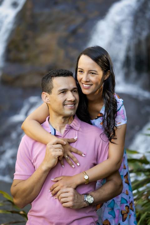 pre-wedding-casamento-ensaio-igreja-cerimonia-noiva-daniel-custodio-fotografias-de-casamento-uberlandia-fotografo-cerimonial-por-do-sol-vestido-terno-atelie-buque-buffet-chacara-banda-uberlandia-minas-gerais-goias-aragauri-brasil-chacara-pista-de dança-'