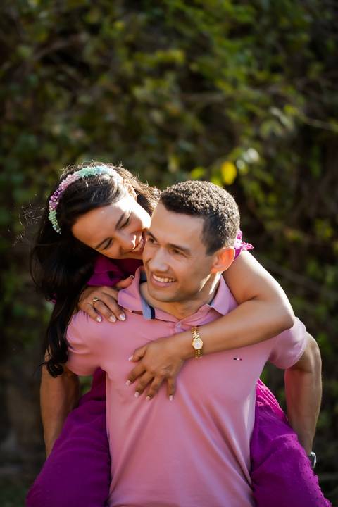 pre-wedding-casamento-ensaio-igreja-cerimonia-noiva-daniel-custodio-fotografias-de-casamento-uberlandia-fotografo-cerimonial-por-do-sol-vestido-terno-atelie-buque-buffet-chacara-banda-uberlandia-minas-gerais-goias-aragauri-brasil-chacara-pista-de dança-'