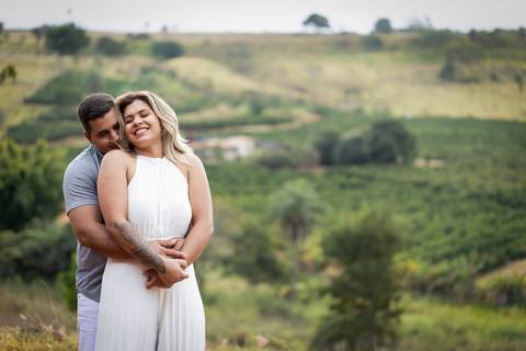 pre-wedding-casamento-ensaio-igreja-cerimonia-noiva-daniel-custodio-fotografias-de-casamento-uberlandia-fotografo-cerimonial-por-do-sol-vestido-terno-atelie-buque-buffet-chacara-banda-uberlandia-minas-gerais-goias-aragauri-brasil-chacara-pista-de dança-'