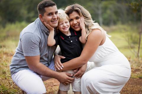 pre-wedding-casamento-ensaio-igreja-cerimonia-noiva-daniel-custodio-fotografias-de-casamento-uberlandia-fotografo-cerimonial-por-do-sol-vestido-terno-atelie-buque-buffet-chacara-banda-uberlandia-minas-gerais-goias-aragauri-brasil-chacara-pista-de dança-'