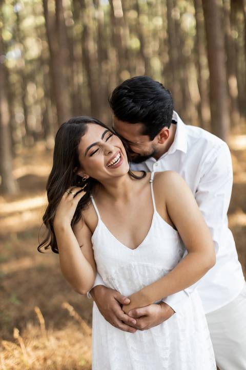 pre-wedding-casamento-ensaio-igreja-cerimonia-noiva-daniel-custodio-fotografias-de-casamento-uberlandia-fotografo-cerimonial-por-do-sol-vestido-terno-atelie-buque-buffet-chacara-banda-uberlandia-minas-gerais-goias-aragauri-brasil-chacara-pista-de dança-'