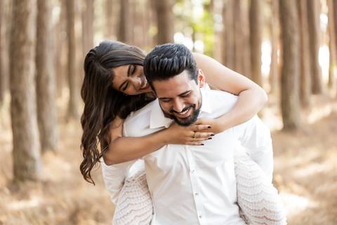 pre-wedding-casamento-ensaio-igreja-cerimonia-noiva-daniel-custodio-fotografias-de-casamento-uberlandia-fotografo-cerimonial-por-do-sol-vestido-terno-atelie-buque-buffet-chacara-banda-uberlandia-minas-gerais-goias-aragauri-brasil-chacara-pista-de dança-'