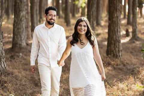 pre-wedding-casamento-ensaio-igreja-cerimonia-noiva-daniel-custodio-fotografias-de-casamento-uberlandia-fotografo-cerimonial-por-do-sol-vestido-terno-atelie-buque-buffet-chacara-banda-uberlandia-minas-gerais-goias-aragauri-brasil-chacara-pista-de dança-'