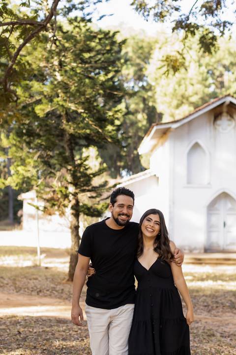 pre-wedding-casamento-ensaio-igreja-cerimonia-noiva-daniel-custodio-fotografias-de-casamento-uberlandia-fotografo-cerimonial-por-do-sol-vestido-terno-atelie-buque-buffet-chacara-banda-uberlandia-minas-gerais-goias-aragauri-brasil-chacara-pista-de dança-'