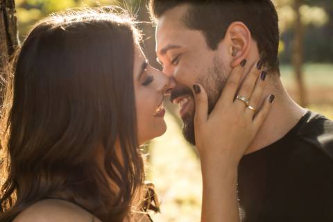 pre-wedding-casamento-ensaio-igreja-cerimonia-noiva-daniel-custodio-fotografias-de-casamento-uberlandia-fotografo-cerimonial-por-do-sol-vestido-terno-atelie-buque-buffet-chacara-banda-uberlandia-minas-gerais-goias-aragauri-brasil-chacara-pista-de dança-'