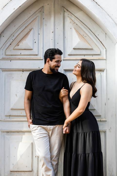 pre-wedding-casamento-ensaio-igreja-cerimonia-noiva-daniel-custodio-fotografias-de-casamento-uberlandia-fotografo-cerimonial-por-do-sol-vestido-terno-atelie-buque-buffet-chacara-banda-uberlandia-minas-gerais-goias-aragauri-brasil-chacara-pista-de dança-'