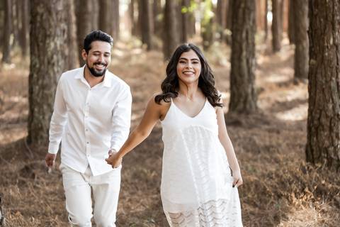 pre-wedding-casamento-ensaio-igreja-cerimonia-noiva-daniel-custodio-fotografias-de-casamento-uberlandia-fotografo-cerimonial-por-do-sol-vestido-terno-atelie-buque-buffet-chacara-banda-uberlandia-minas-gerais-goias-aragauri-brasil-chacara-pista-de dança-'