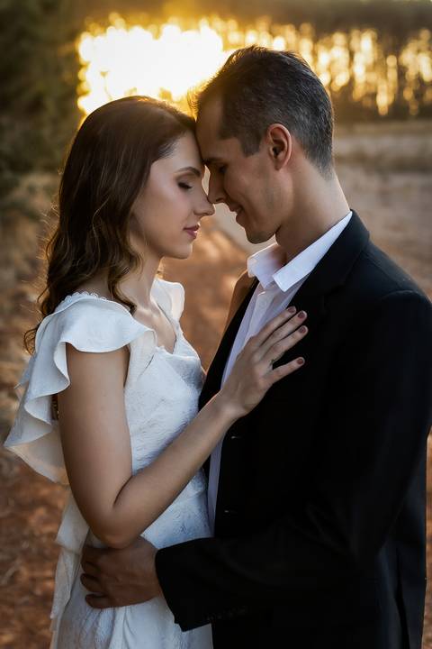 pre-wedding-casamento-ensaio-igreja-cerimonia-noiva-daniel-custodio-fotografias-de-casamento-uberlandia-fotografo-cerimonial-por-do-sol-vestido-terno-atelie-buque-buffet-chacara-banda-uberlandia-minas-gerais-goias-aragauri-brasil-chacara-pista-de dança-'