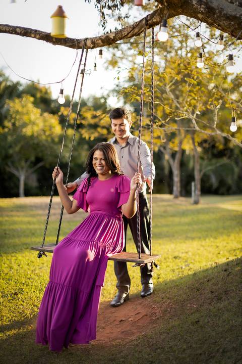 pre-wedding-casamento-ensaio-igreja-cerimonia-noiva-daniel-custodio-fotografias-de-casamento-uberlandia-fotografo-cerimonial-por-do-sol-vestido-terno-atelie-buque-buffet-chacara-banda-uberlandia-minas-gerais-goias-aragauri-brasil-chacara-pista-de dança-'