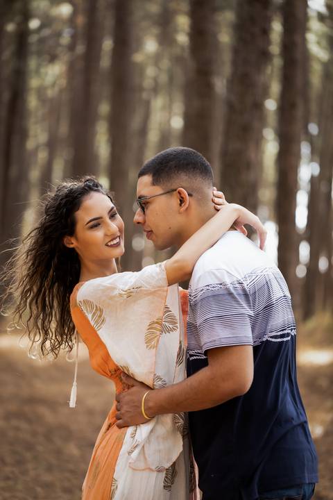 pre-wedding-casamento-ensaio-igreja-cerimonia-noiva-daniel-custodio-fotografias-de-casamento-uberlandia-fotografo-cerimonial-por-do-sol-vestido-terno-atelie-buque-buffet-chacara-banda-uberlandia-minas-gerais-goias-aragauri-brasil-chacara-pista-de dança-'